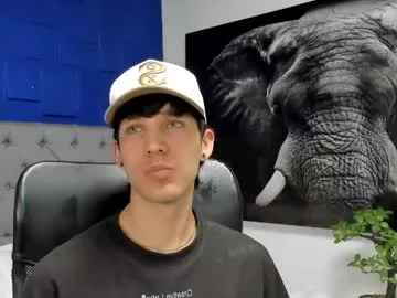 noah_musk live stage