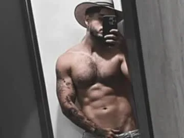 noha_miler live stage