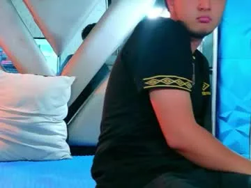 oliver_jamees live stage