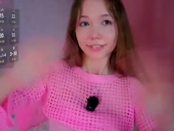 pearly_peach_ live stage
