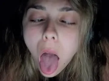 renee_loah live stage