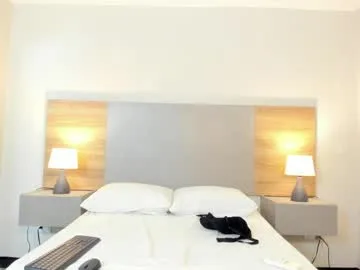 riley_roberts live stage
