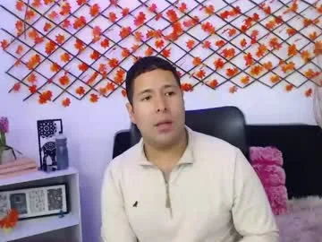 samuel_aries live stage