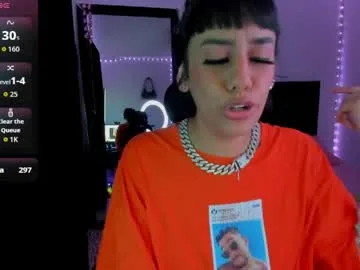 sarapiink live stage