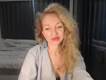 sashasweetsasha live stage