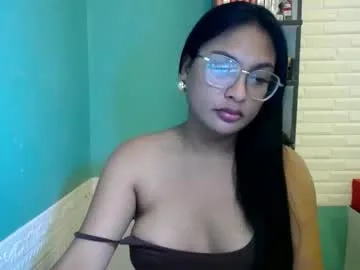 sexuallyattractive_mae live stage
