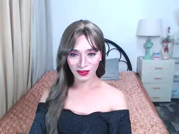 sexy_yllona live stage