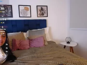 siara_belle live stage