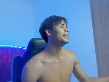 skinny_sam23 live stage