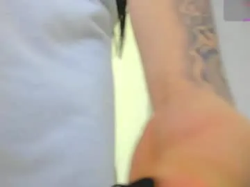 sophia_gomezz_ live stage