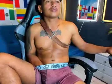 steven_walkerr live stage