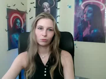stranger_giirl live stage
