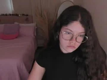 sweet_alicee__ live stage