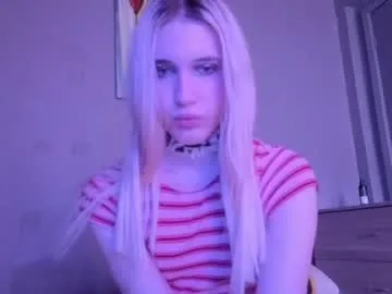 sweetcrystalll live stage