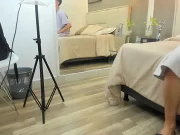 thom_ames live stage