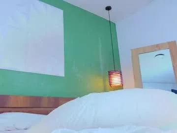 tiny_whore18 live stage