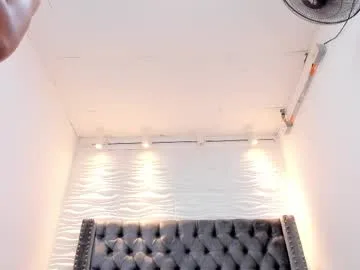 tommy_jones2 live stage