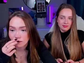 top_twins live stage
