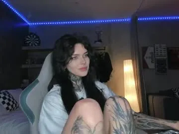 uwu_eva live stage