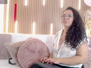 velvet_curly live stage