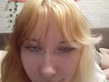 vi_nika live stage