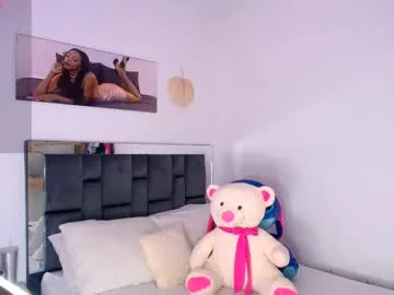 vicky_rosex live stage