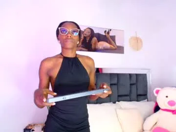 vicky_rosexx live stage