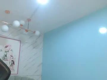 victoria_hernandez_t live stage