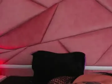 victoria_rossy_ live stage