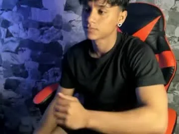 zyzz_1812 live cam preview